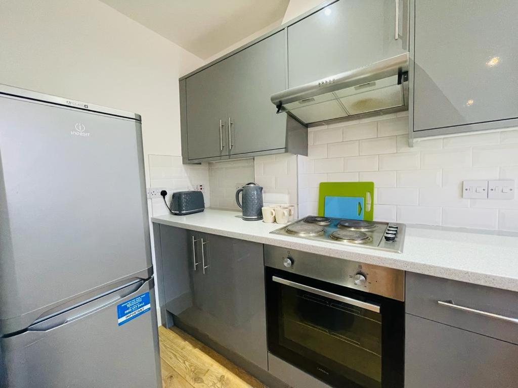 Lovely 2 Bedroom Serviced Apartment In Londra Dış mekan fotoğraf