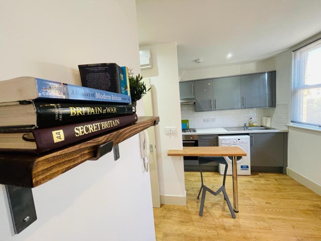 Lovely 2 Bedroom Serviced Apartment In Londra Dış mekan fotoğraf