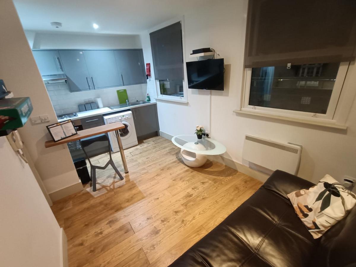 Lovely 2 Bedroom Serviced Apartment In Londra Dış mekan fotoğraf